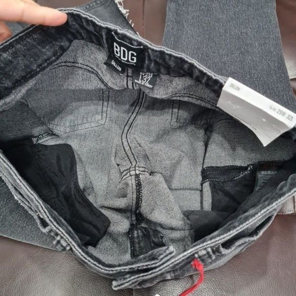 Urban Outfitter BDG Dillon High Rise Slim Straight Jean Black Womens Tag W29 L32 - Picture 10 of 16